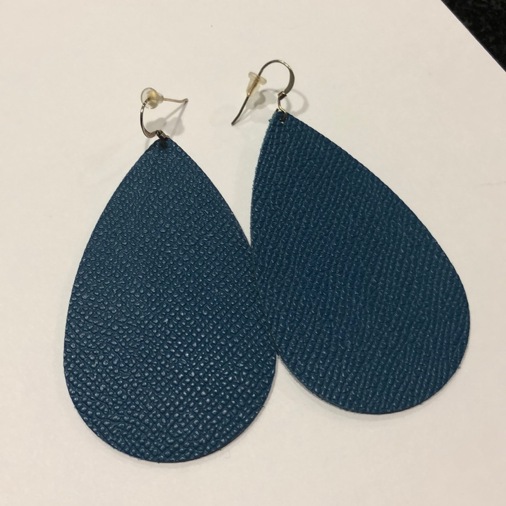 Nickel & Suede Earrings in turquoise